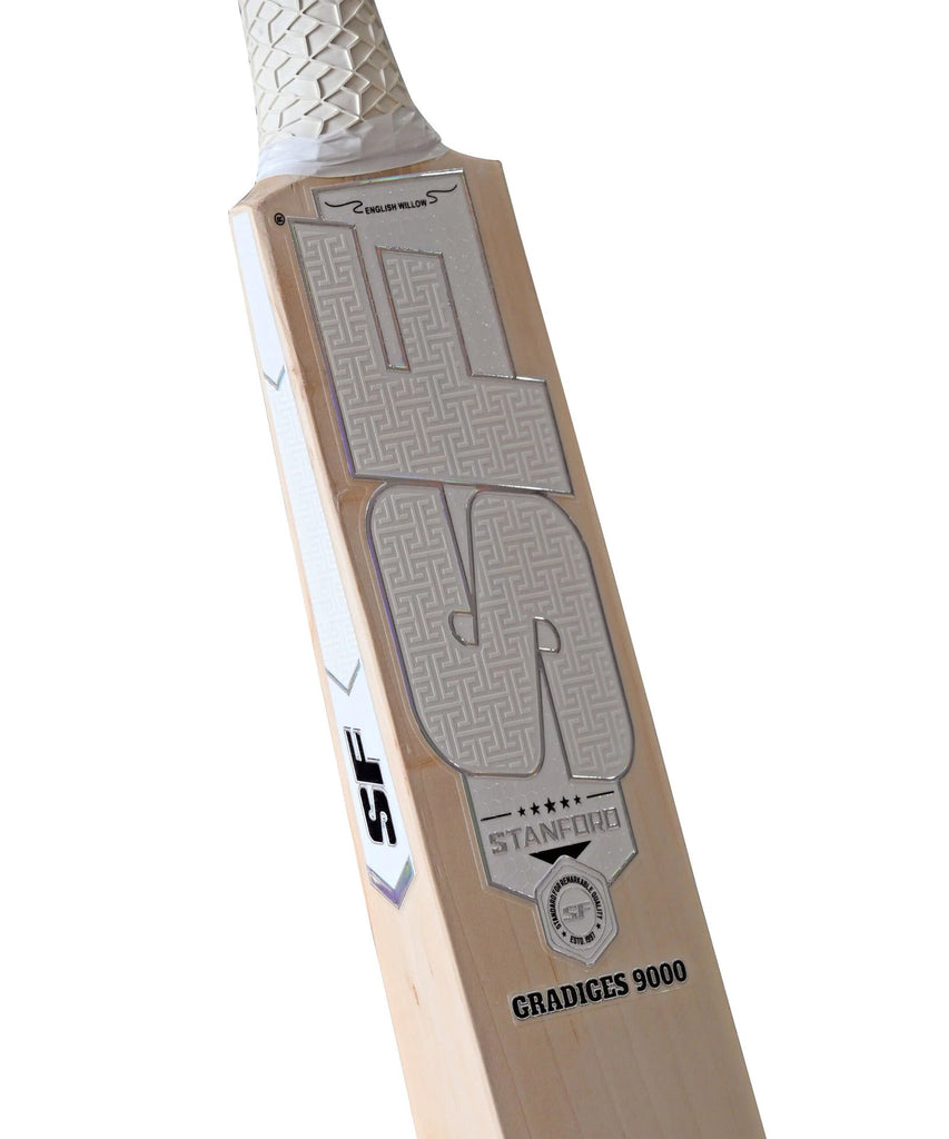 SF Gradiges 9000 cricket bat, close-up of model name and graphics