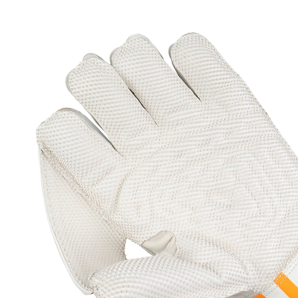 Kookaburra Aura Pro 2.0 wicket keeping gloves close-up
