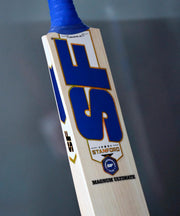 SF Magnum Ultimate English willow cricket bat, Short Handle, face view
